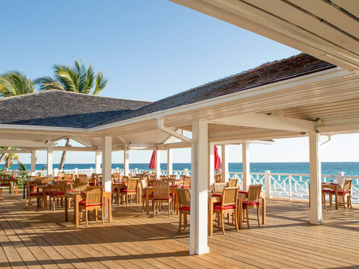 beach bar Coral Sands Harbour Island restaurant